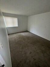 38261 Fairway Ct in Clinton Township, MI - Building Photo - Building Photo