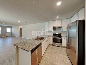 10419 Varmus Dr in Converse, TX - Building Photo - Building Photo