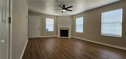 155 Inverness Trce in Riverdale, GA - Building Photo - Building Photo