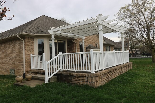 21391 Marina Cir in Macomb, MI - Building Photo - Building Photo