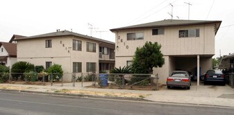 2610 Michigan Ave in Los Angeles, CA - Building Photo
