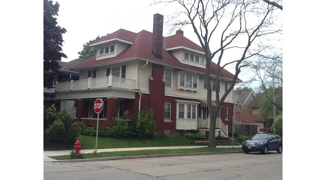 2527 N Downer Ave, Unit A