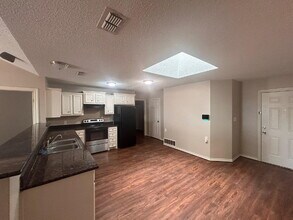 7803 Avenue J in Lubbock, TX - Building Photo - Building Photo