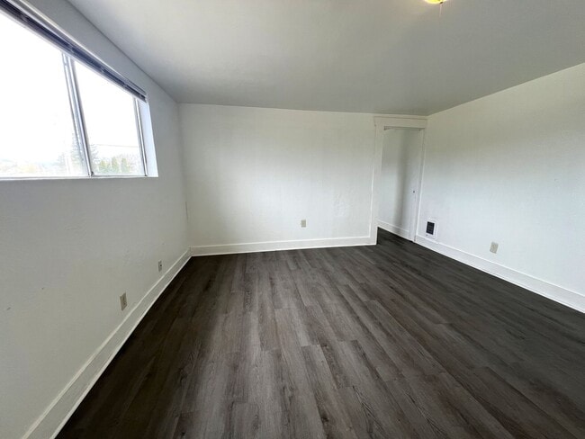 93677 Newport Ln in Coos Bay, OR - Building Photo - Building Photo