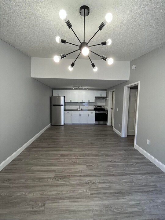 2357 Greengate Cir in West Palm Beach, FL - Building Photo
