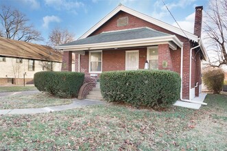 11136 Larimore Rd in St. Louis, MO - Building Photo - Building Photo