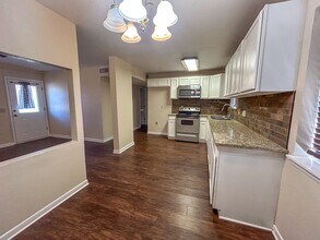 105 Laguna Vista Ct in Chico, TX - Building Photo - Building Photo