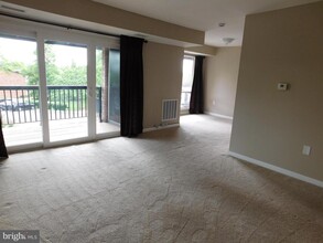 206 Park Terrace Ct SE in Vienna, VA - Building Photo - Building Photo