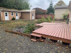 450 W Sherman St in Lebanon, OR - Building Photo - Building Photo