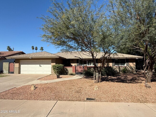 710 E Hermosa Dr in Tempe, AZ - Building Photo - Building Photo
