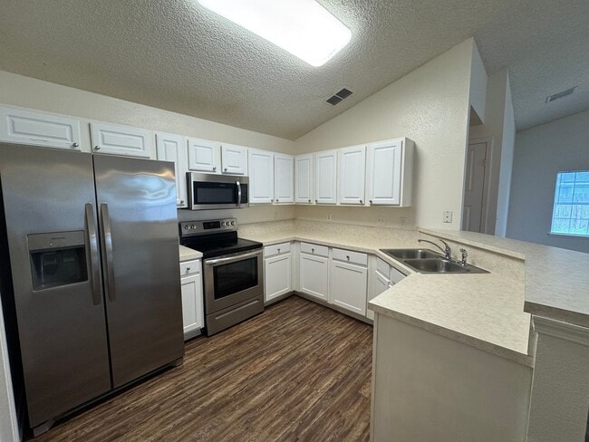 2903 Biloxi Trail in Middleburg, FL - Building Photo - Building Photo