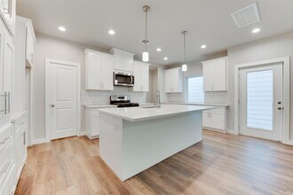 6615 Ezzard Charles Ln in Houston, TX - Building Photo - Building Photo