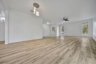 26 Green Field Pl in Spring, TX - Foto de edificio - Building Photo