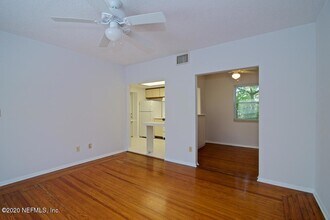 122 4th Ave N, Unit B in Jacksonville Beach, FL - Building Photo - Building Photo