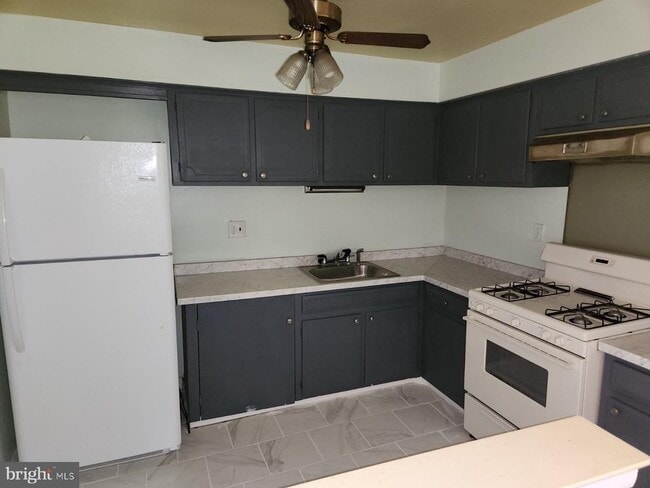 property at 2738 Island Ave