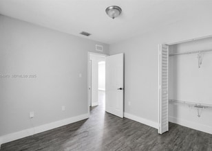 2960 NW 63rd St in Miami, FL - Building Photo - Building Photo