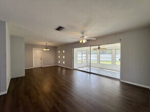 10901 117th Ave in Largo, FL - Building Photo - Building Photo