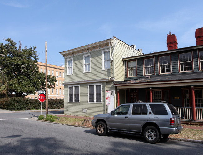 1112 Drayton St in Savannah, GA - Foto de edificio - Building Photo