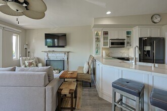 1609 Glorietta Blvd in Coronado, CA - Building Photo - Building Photo