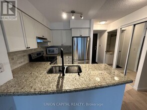 231 Fort York Blvd in Toronto, ON - Building Photo - Building Photo