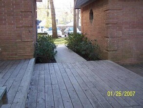 1305 Adams St-Unit -7 in Conroe, TX - Building Photo - Building Photo