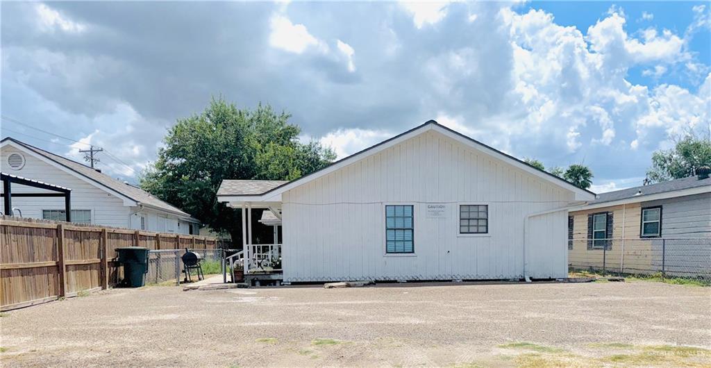 126 E 2nd St in San Juan, TX - Building Photo