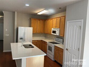 16952 Commons Creek Dr in Charlotte, NC - Building Photo - Building Photo