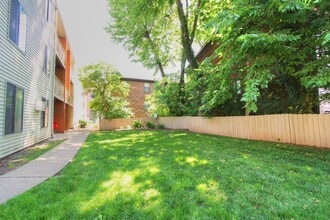 Limestone Square/Medical Villas in Lexington, KY - Building Photo - Building Photo