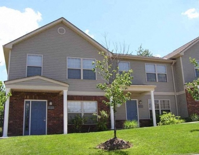 Bentwood Townhomes in St. Louis, MO - Building Photo - Building Photo