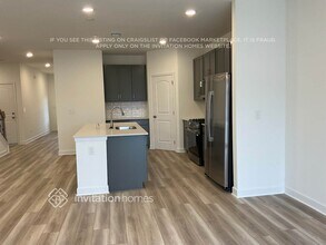 195 E Millbrook Dr in Spring Hill, TN - Building Photo - Building Photo