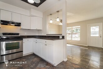 10849 60th Ave N in Seminole, FL - Foto de edificio - Building Photo