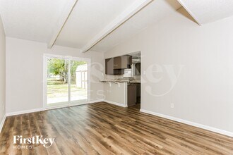 1602 Geraldine Ln in Arlington, TX - Foto de edificio - Building Photo