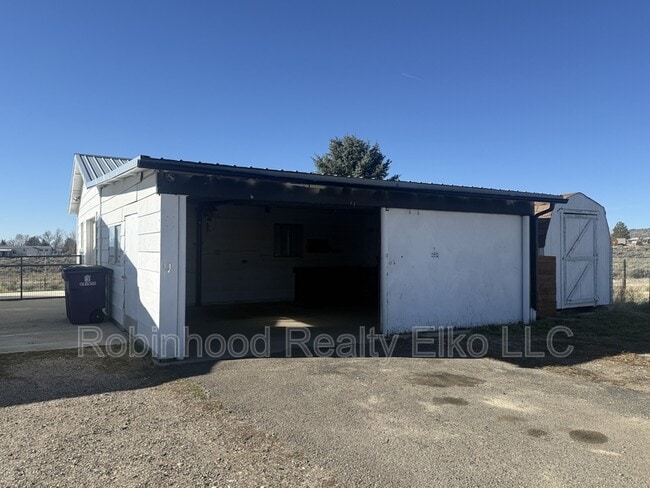 300 Rustic Dr in Spring Creek, NV - Building Photo - Building Photo