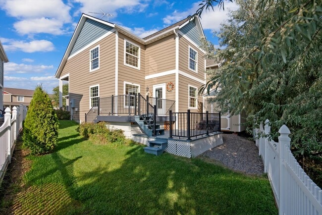 property at 11 Muskrat Dr