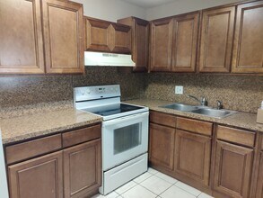 7515 NW 44th Ct, Unit 5 in Coral Springs, FL - Building Photo - Building Photo