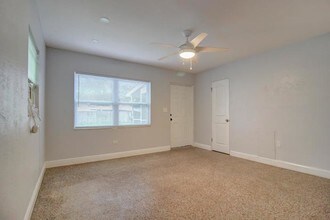 6801 48th Ave N-Unit -Unit A in St. Petersburg, FL - Building Photo - Building Photo