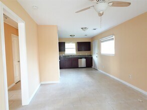 4721 Denmark St in Houston, TX - Building Photo - Building Photo