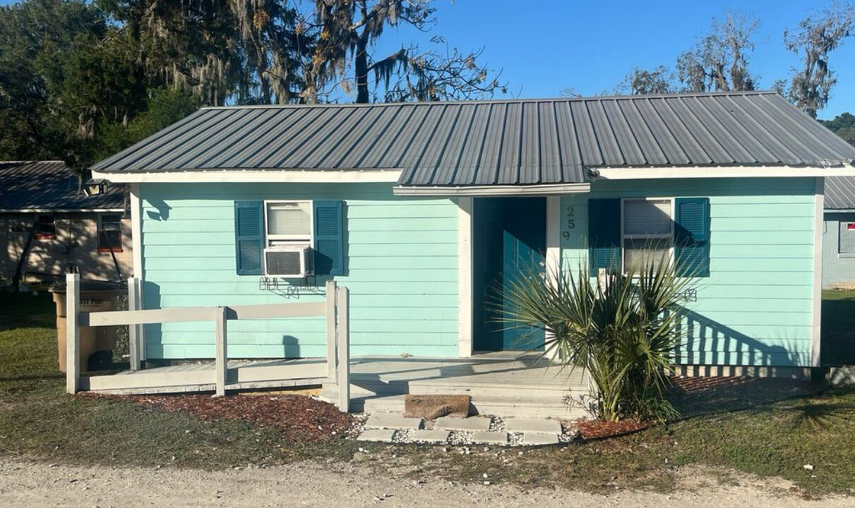 259 NE Ark Pl in Lake City, FL - Building Photo