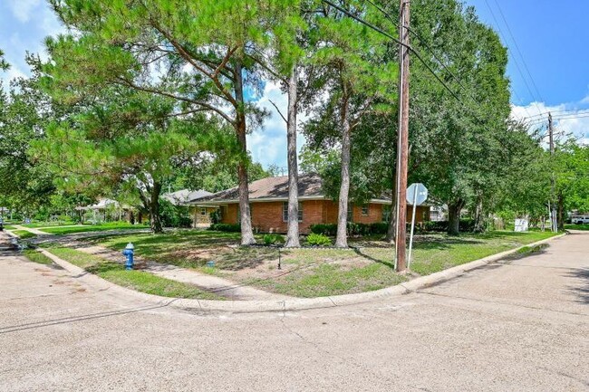 4502 Sanford Rd in Houston, TX - Building Photo - Building Photo