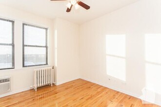 5050 N Sheridan Rd in Chicago, IL - Foto de edificio - Building Photo