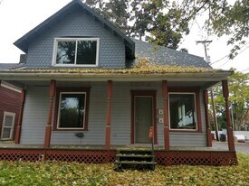 10 N Touchet St in Walla Walla, WA - Building Photo