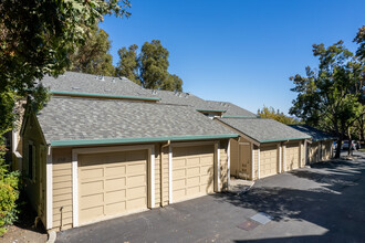 111 Vista Hermosa in Walnut Creek, CA - Building Photo - Primary Photo