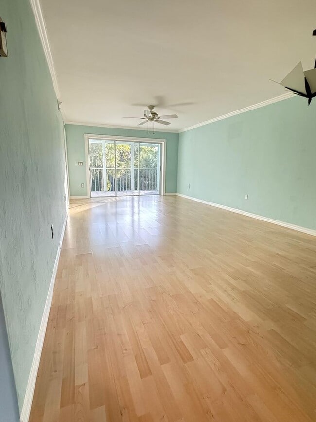 property at 3041 Sandpiper Bay Cir