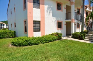 320 Norwood Terrace in Boca Raton, FL - Building Photo
