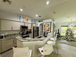 2450 SW Cameo Blvd in Port St. Lucie, FL - Building Photo - Building Photo