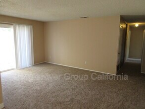 7345 Circlet Way in Citrus Heights, CA - Building Photo - Building Photo