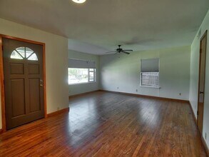 2318 Elmwood Blvd in Dallas, TX - Building Photo - Building Photo