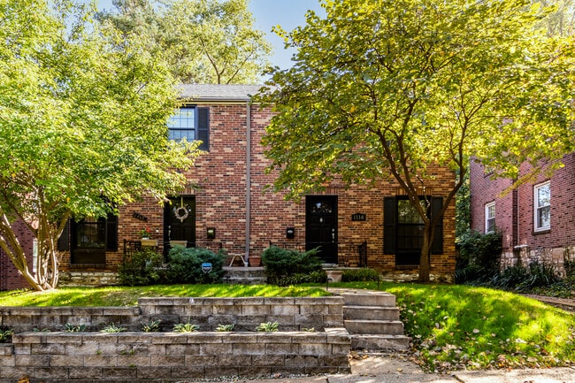 1112 Sanford Ave, Unit 1112