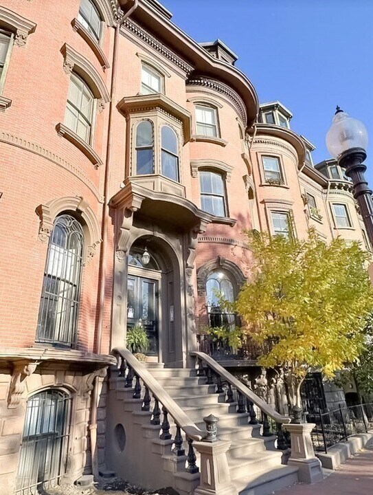 534 Massachusetts Ave, Unit 1 in Boston, MA - Building Photo