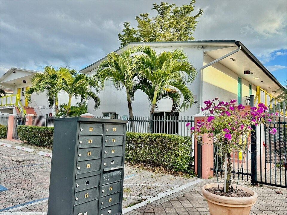 1548 SW 5th Pl in Fort Lauderdale, FL - Building Photo